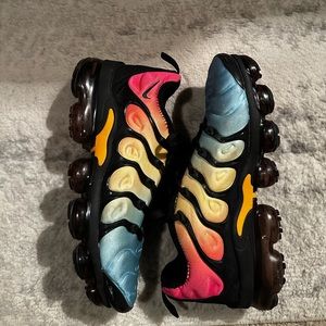 Men’s (8)/Women’s (9.5) Air VaporMax Plus 'Tropical Sunset'